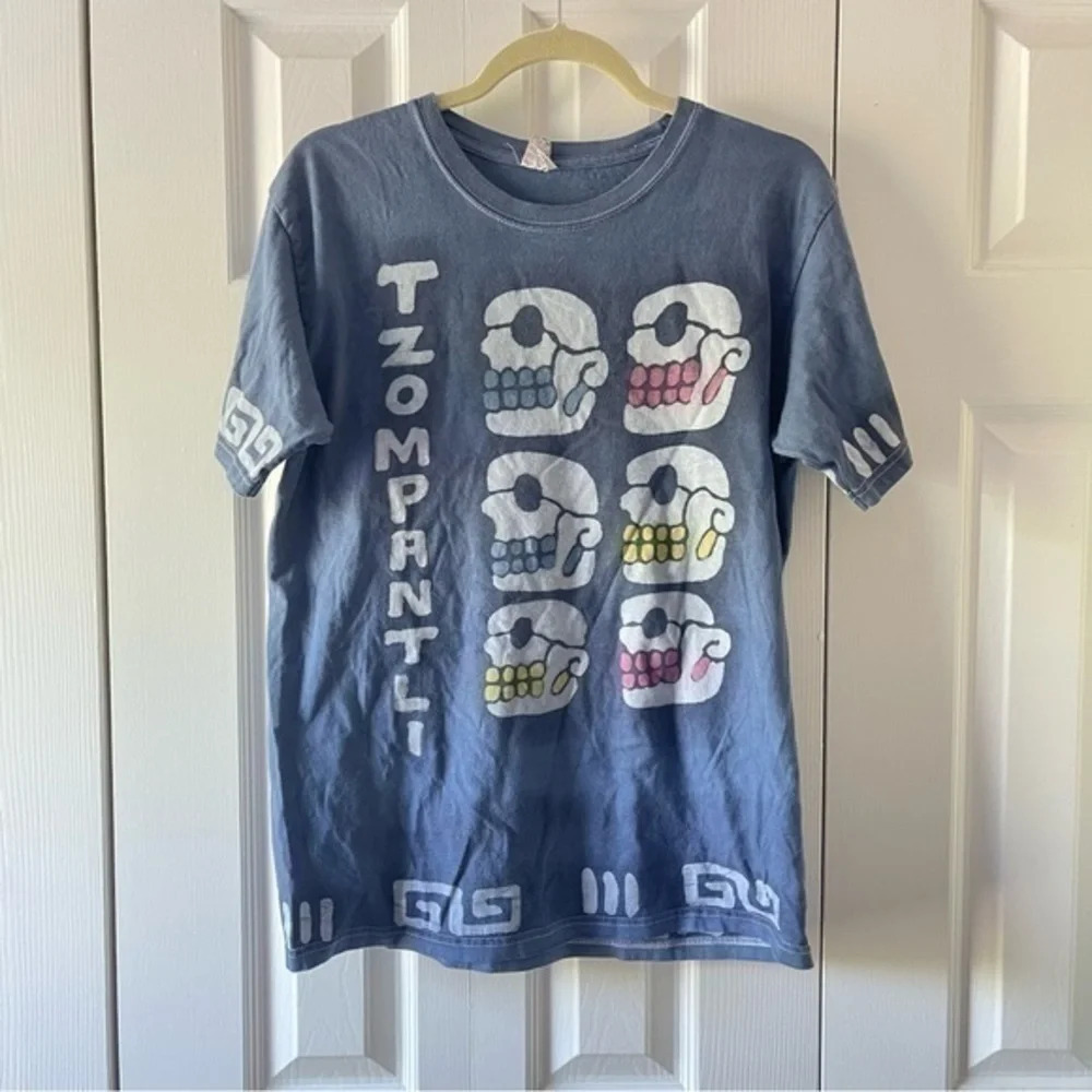 Tzonpantli‎ Medium Blue Skulls Band Tee y2k